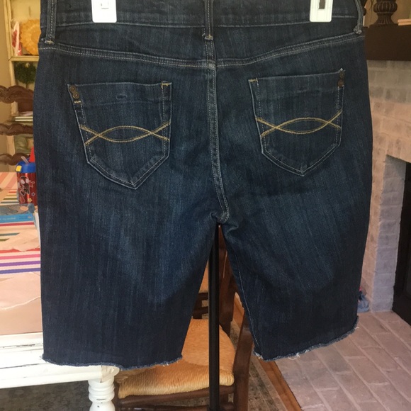 Abercrombie, Sz 8, Bermuda denim shorts - Picture 3 of 3